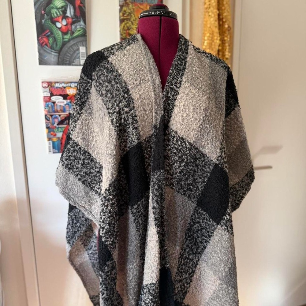 Plaid Black and Gray Poncho